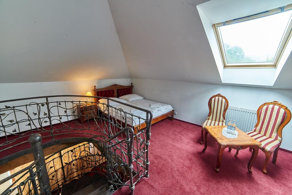 Folwark Stara Winiarnia Hotell Mszana Dolna Eksteriør bilde